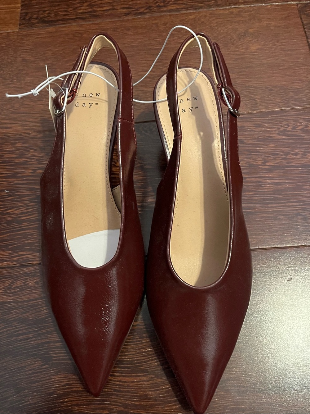 NWT Women’s Burgundy Pointed Slingback Kitten Heels